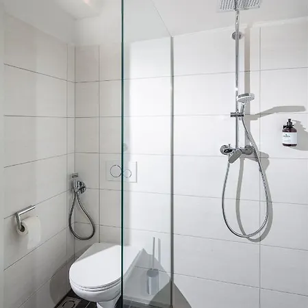 Falcon Zell Am Apartament