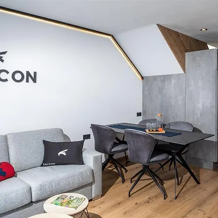 Falcon Zell Am زيل أم سي