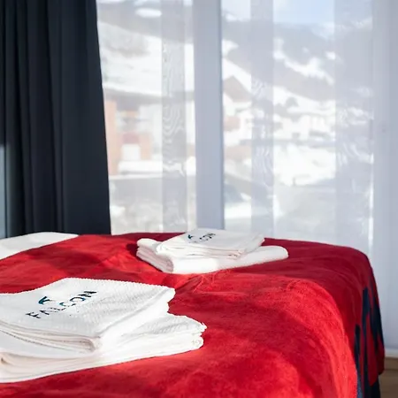 Falcon Zell Am * Τσελ αμ Ζέε